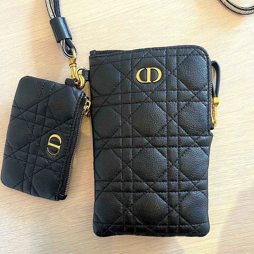Authentic - Brand new 2021 Dior Caro multifunctional pouch!